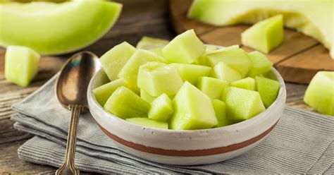 10-surprising-benefits-of-honeydew-melon-healthline image