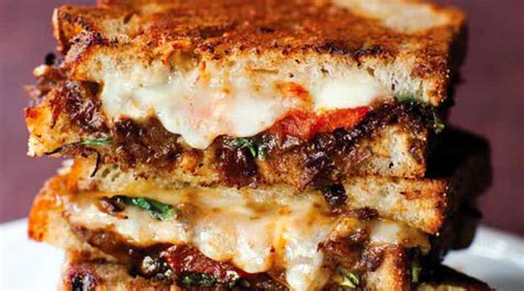 how-4-celebrity-chefs-make-their-grilled-cheese image