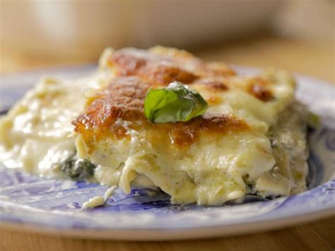 white-spinach-artichoke-lasagna-recipe-ree-drummond image