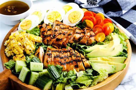 grilled-chicken-salad-healthy-delicious-gimme image