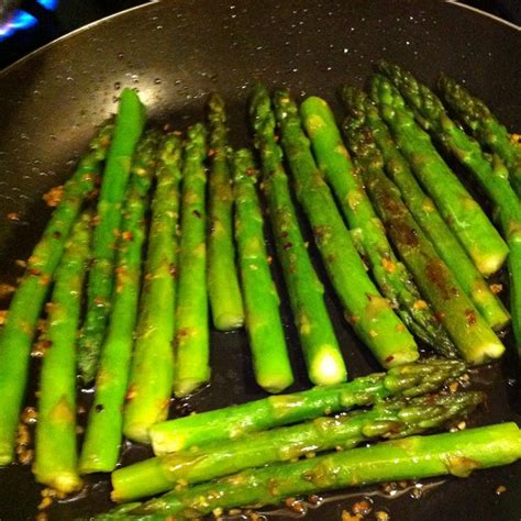 sauteed-garlic-asparagus image