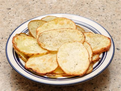 how-to-make-microwave-potato-chips-13 image