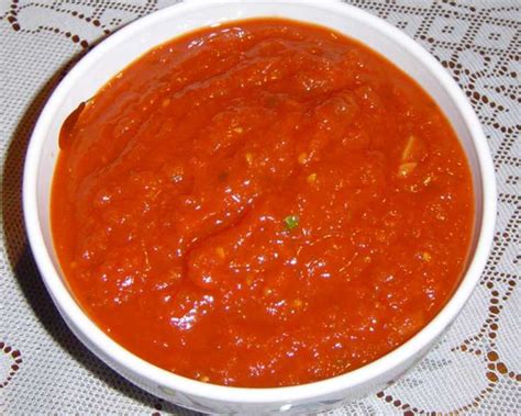 tomato-sauce-for-chicago-style-pizza-recipe-foodcom image