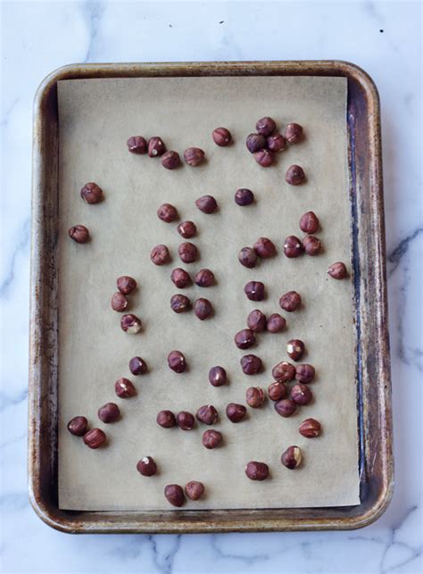 how-to-roast-hazelnuts-remove-skins-alternative image