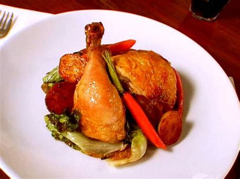roast-chicken-with-potatoes-and-vegetables-food image