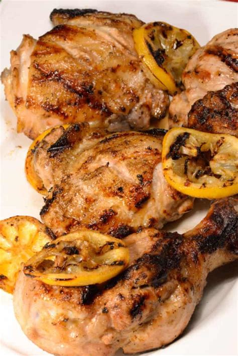 lebanese-grilled-chicken-with-garlic-sauce-djej-mishwe image