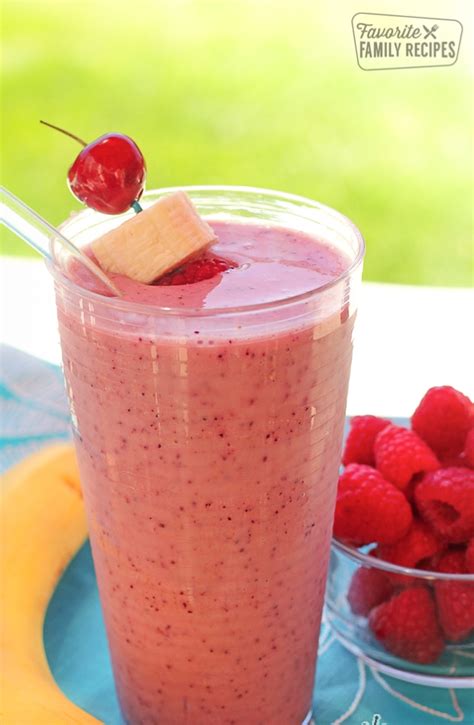 banana-berry-smoothie-favorite-family image