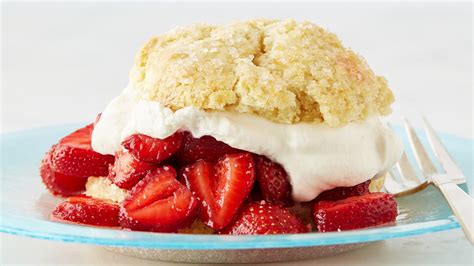 classic-strawberry-shortcake-recipe-martha-stewart image