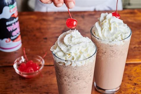 how-to-make-a-milkshake-easy-2-ingredient image