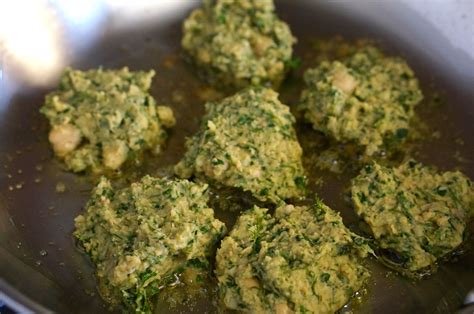chick-pea-kale-patties-lala-lunchbox image