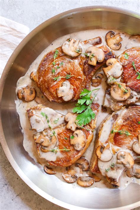 easy-cream-of-mushroom-pork-chops-recipe-tipbuzz image