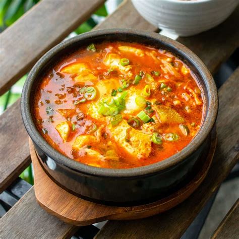 easy-soondubu-jjigae-korean-soft-tofu-stew-cookerru image