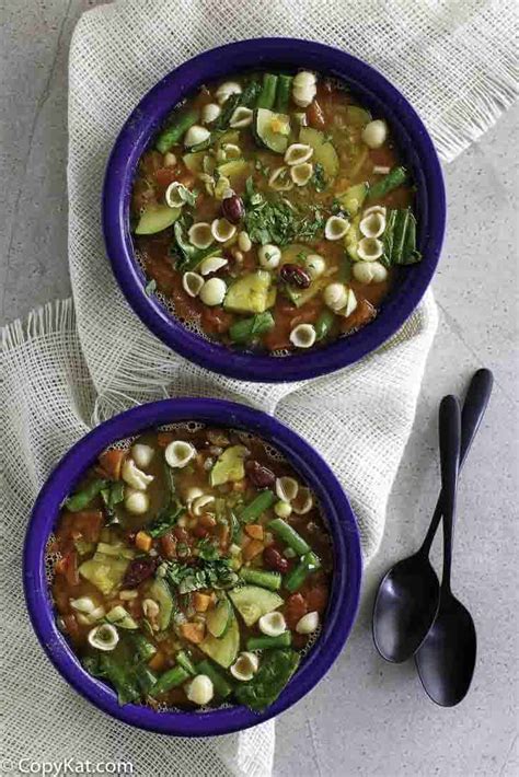olive-garden-best-minestrone-soup-recipe-copykat image