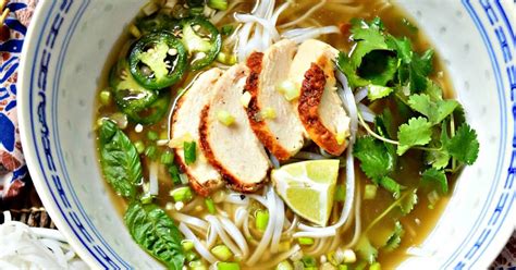 10-best-chicken-noodle-soup-herbs-and-spices image