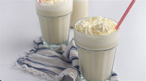 easy-milkshake-without-ice-cream-recipe-mashed image