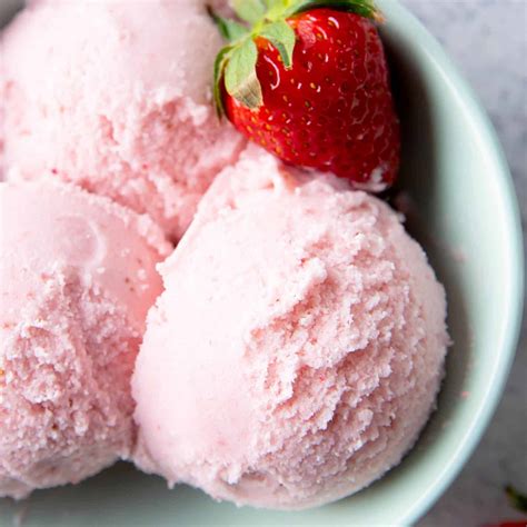 strawberry-keto-ice-cream-low-carb-beaming-baker image