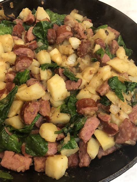 potato-kielbasa-spinach-skillet-dinner-lynns-kitchen image
