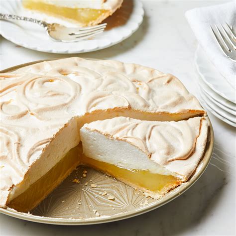 light-lemon-meringue-pie-eatingwell image