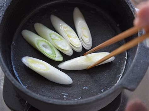 sukiyaki-すき焼き-history-recipe-and-info-of-it-food image