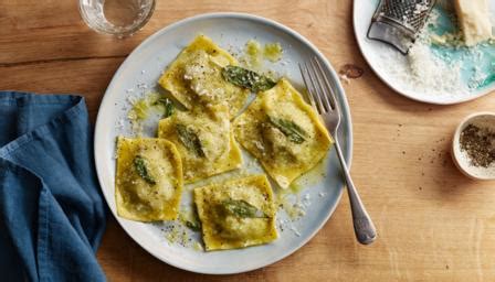 spinach-and-ricotta-ravioli-with-sage-butter image