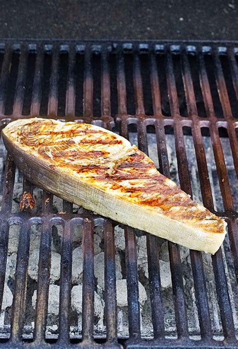 grilled-swordfish-steak-with-lemon-dill-aioli-sauce image
