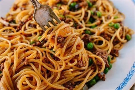 chinese-spaghetti-bolognese-the-woks-of-life image