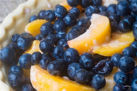 easy-blueberry-peach-crumble-pie-the-view-from image