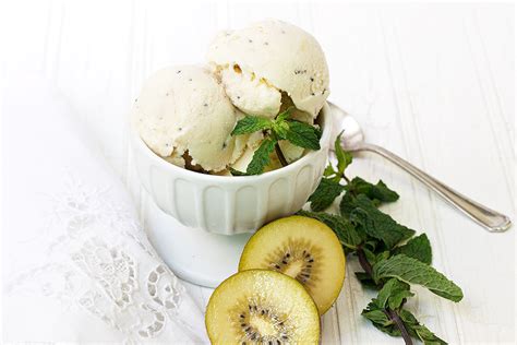 kiwi-ice-cream-seasons-and-suppers image