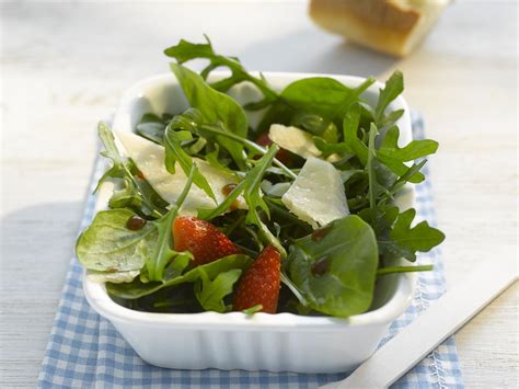 spinach-arugula-salad-with-strawberries-and image