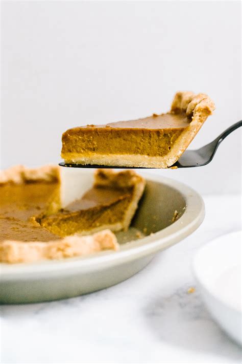 pumpkin-pie-with-almond-flour-crust-nourished-by image