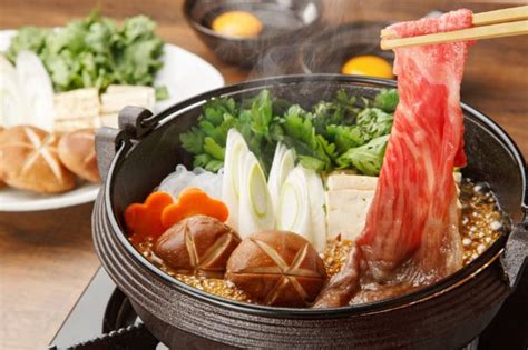 sukiyaki-recipe-how-to-eat-and-the-best-places-in image