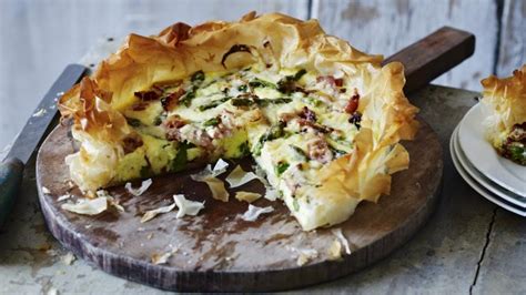 the-hairy-bikers-bacon-and-asparagus-quiche image