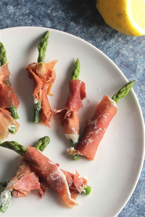 prosciutto-wrapped-asparagus-with-goat-cheese image