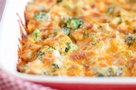 chicken-broccoli-bake-easy-cheesy-casserole-the image