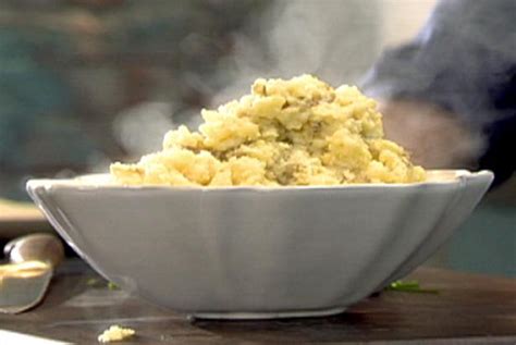 horseradish-and-sour-cream-mashed-potatoes-food image