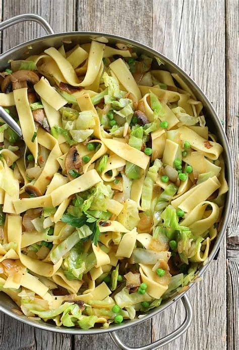 cabbage-and-noodles-hungarian-haluski image