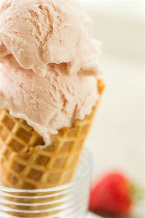roasted-strawberry-buttermilk-ice-cream image