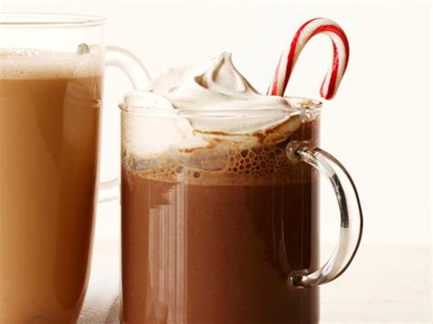 peppermint-hot-chocolate-recipe-sandra-lee-food image