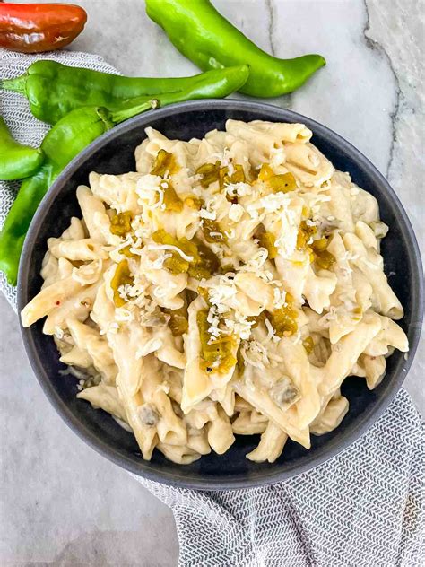 hatch-green-chile-mac-and-cheese-three-olives-branch image