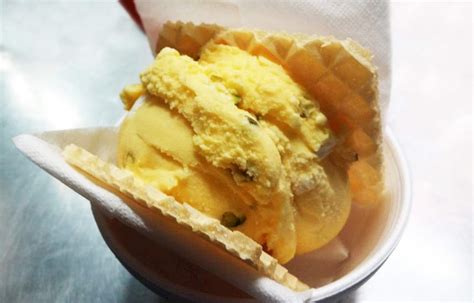 bastani-sonnati-in-akbar-mashti-ice-cream-tasteatlas image