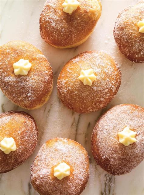 italian-bomboloni-doughnuts-ricardo image