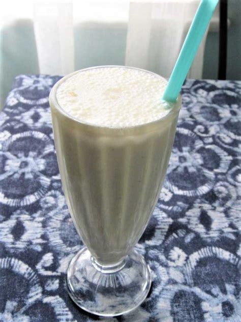 indian-banana-lassi-shake-recipe-recipezazzcom image