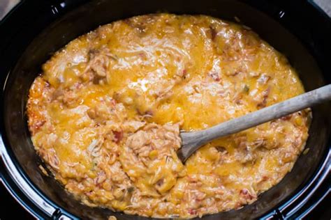slow-cooker-fiesta-chicken-and-rice-casserole image
