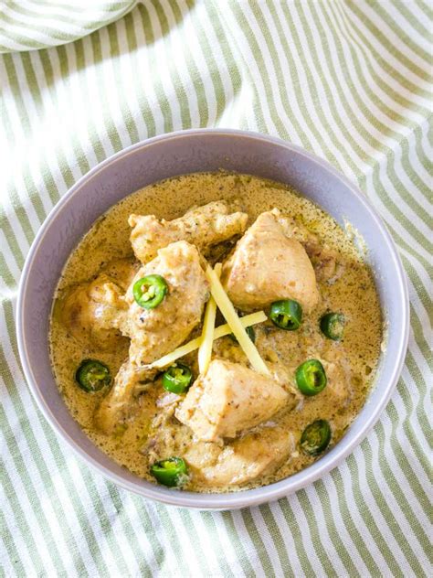 white-chicken-karahi-i-knead-to-eat image