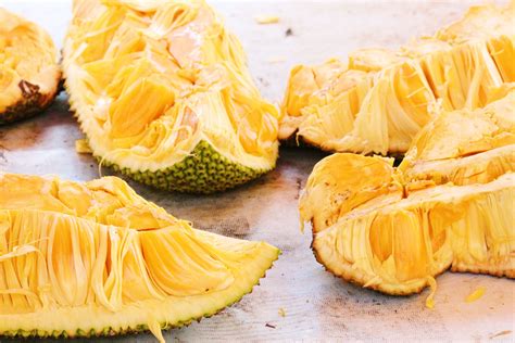 what-is-jackfruit-the-spruce-eats image