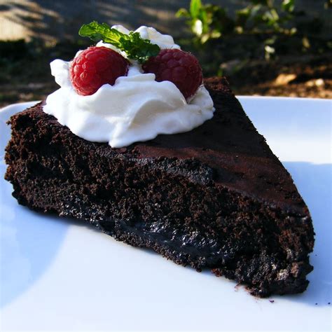 warm-flourless-chocolate-cake-with-caramel-sauce image