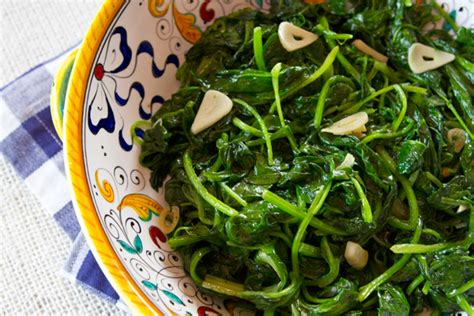 sauted-spinach-with-garlic-italian-food-forever image