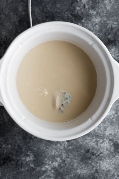slow-cooker-chai-tea-latte-sweet-peas-and-saffron image