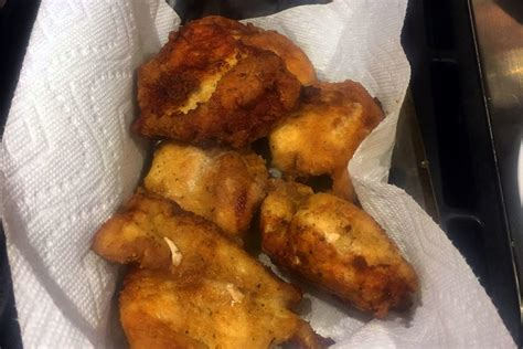 how-to-fry-chicken-the-kentucky-way-delishably image