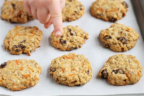 healthy-oatmeal-cookies-with-apple-and-carrot image